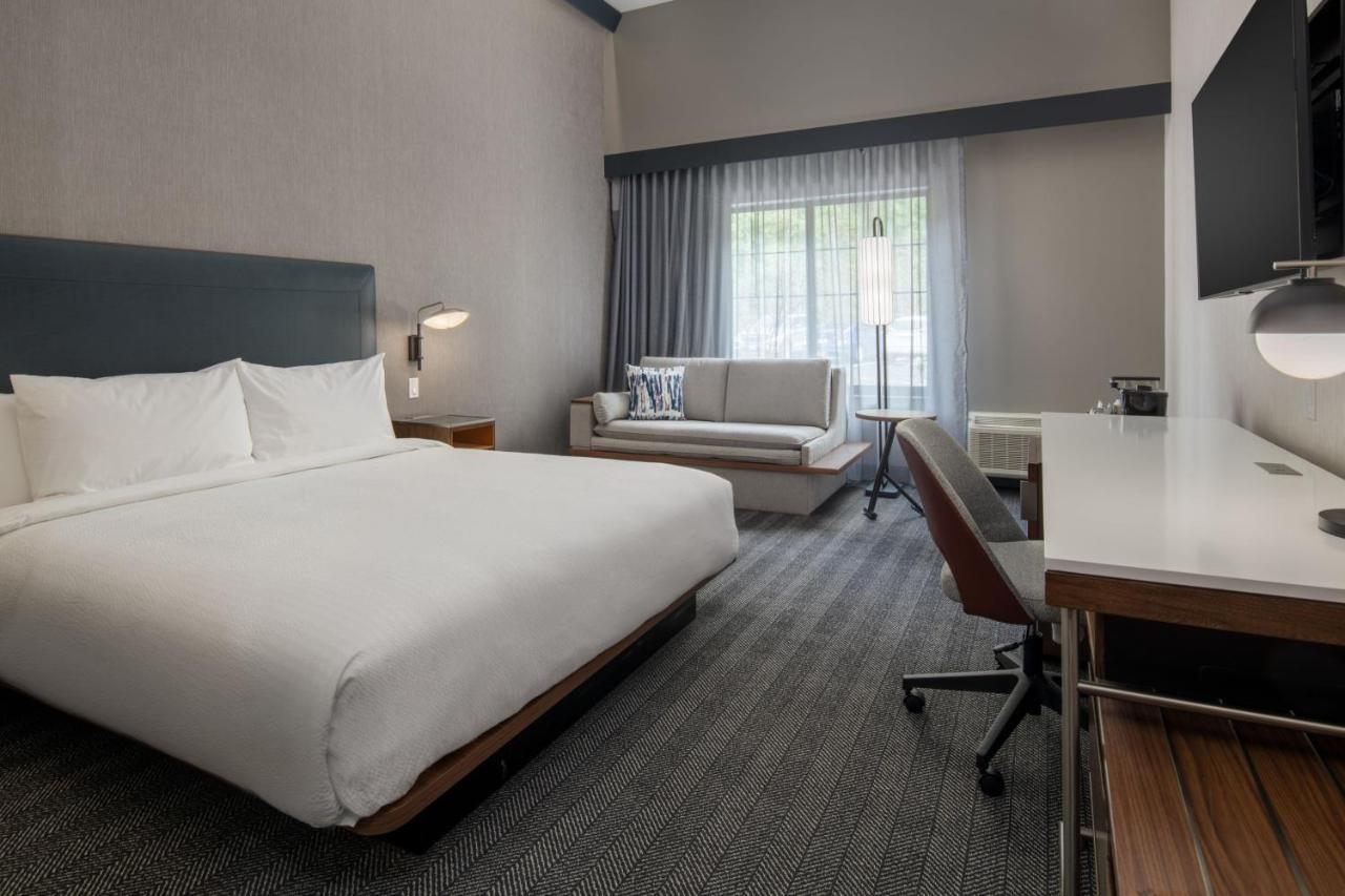 Hotel Courtyard By Marriott Olympia Esterno foto