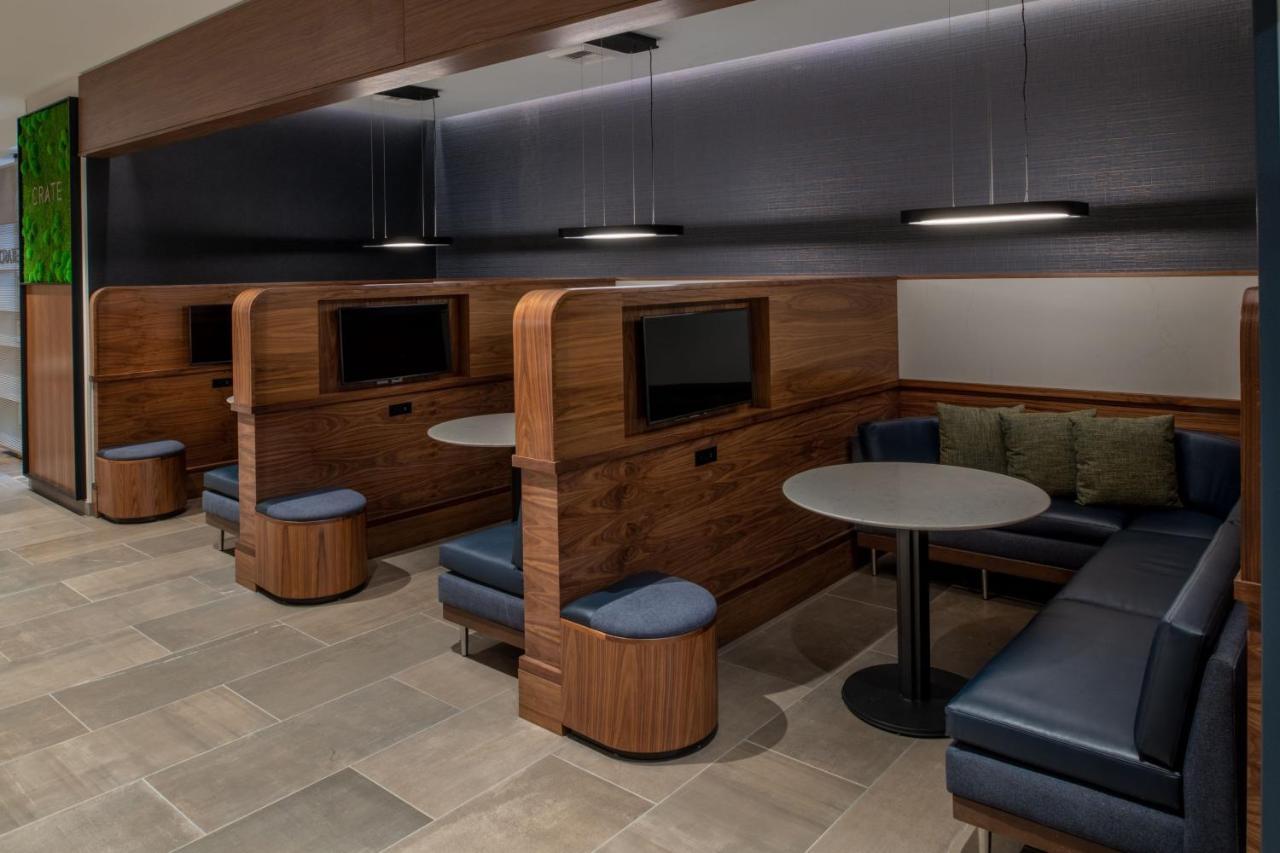 Hotel Courtyard By Marriott Olympia Esterno foto