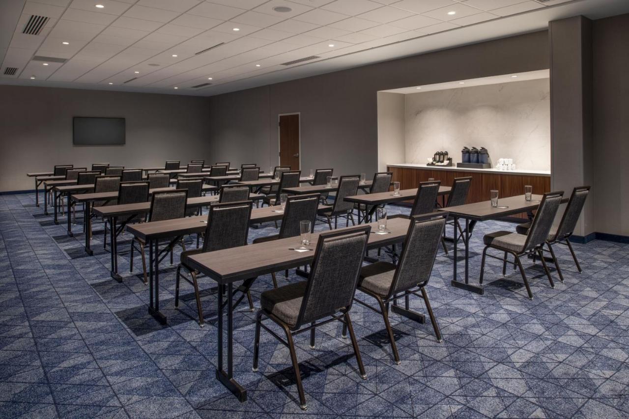 Hotel Courtyard By Marriott Olympia Esterno foto