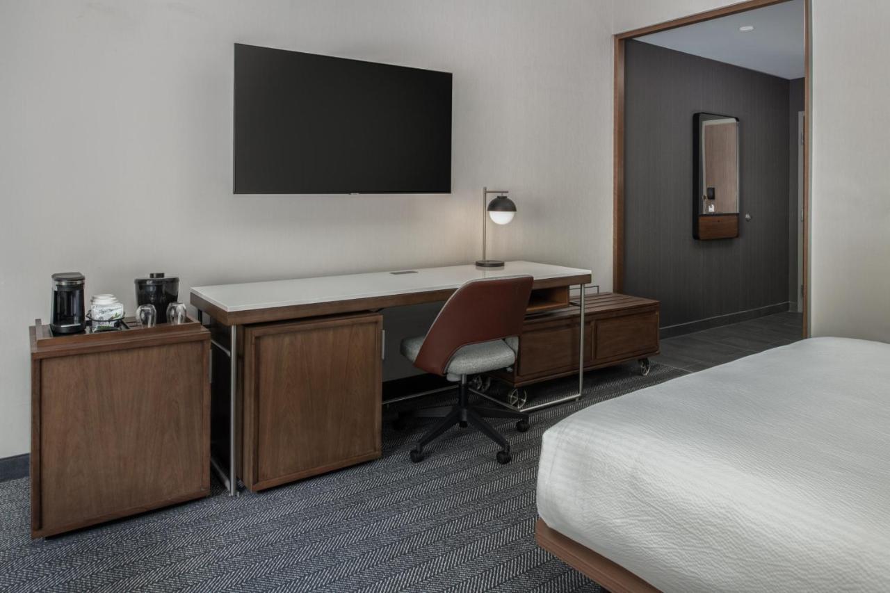 Hotel Courtyard By Marriott Olympia Esterno foto