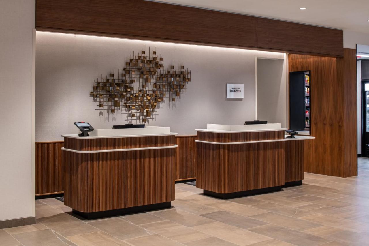 Hotel Courtyard By Marriott Olympia Esterno foto